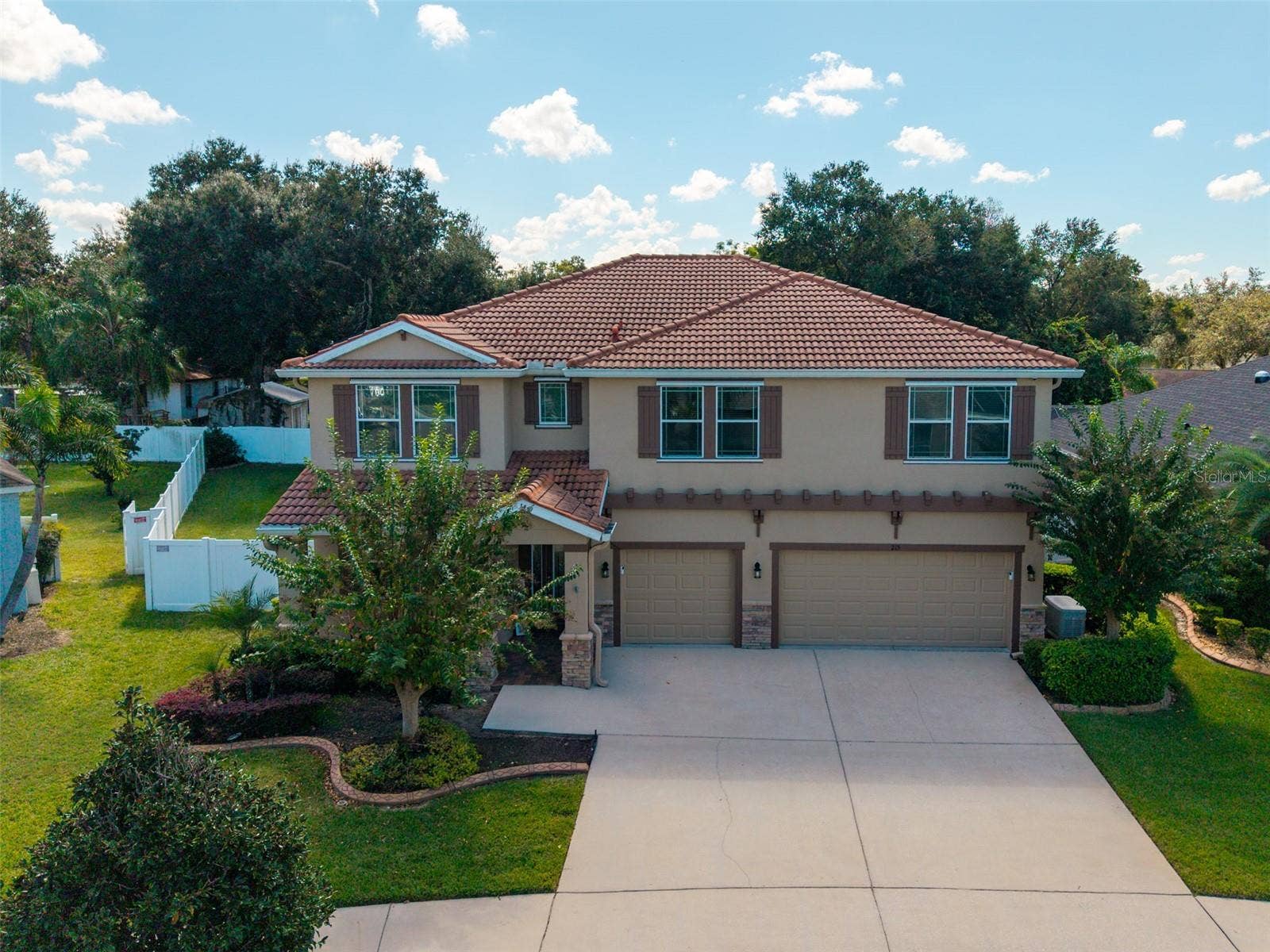 215 PARSONS WOODS DRIVE, Seffner, FL 33584 215 PARSONS WOODS DRIVE, Seffner, FL 33584