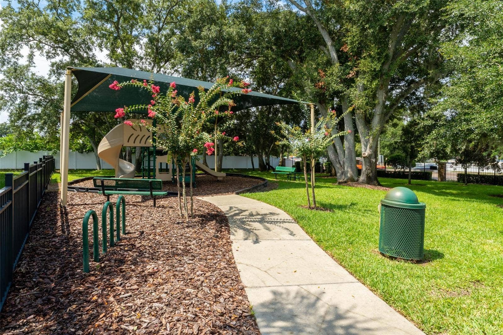 215 PARSONS WOODS DRIVE, Seffner, FL 33584 215 PARSONS WOODS DRIVE, Seffner, FL 33584