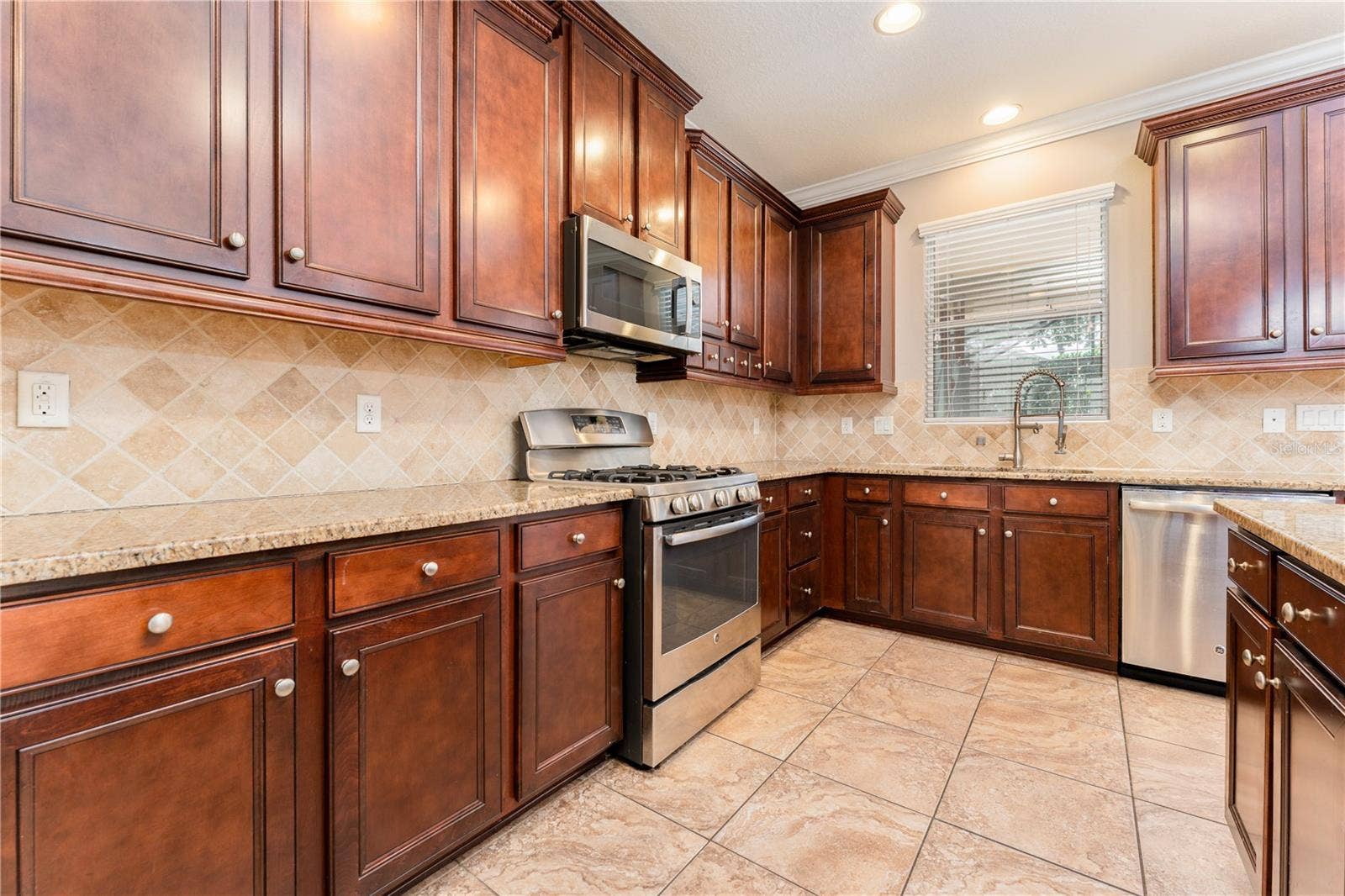 215 PARSONS WOODS DRIVE, Seffner, FL 33584 215 PARSONS WOODS DRIVE, Seffner, FL 33584