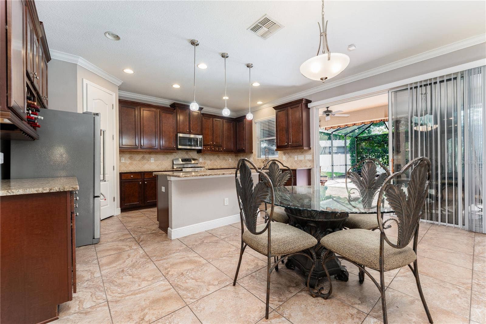215 PARSONS WOODS DRIVE, Seffner, FL 33584 215 PARSONS WOODS DRIVE, Seffner, FL 33584