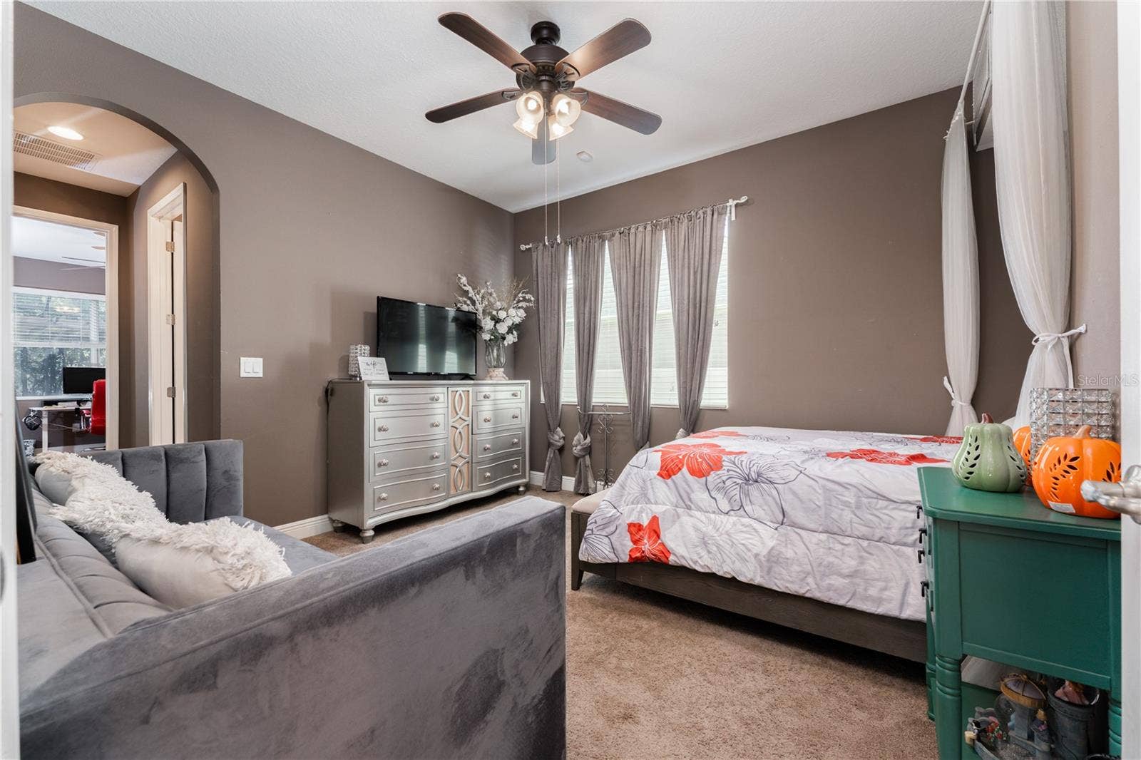 215 PARSONS WOODS DRIVE, Seffner, FL 33584 215 PARSONS WOODS DRIVE, Seffner, FL 33584