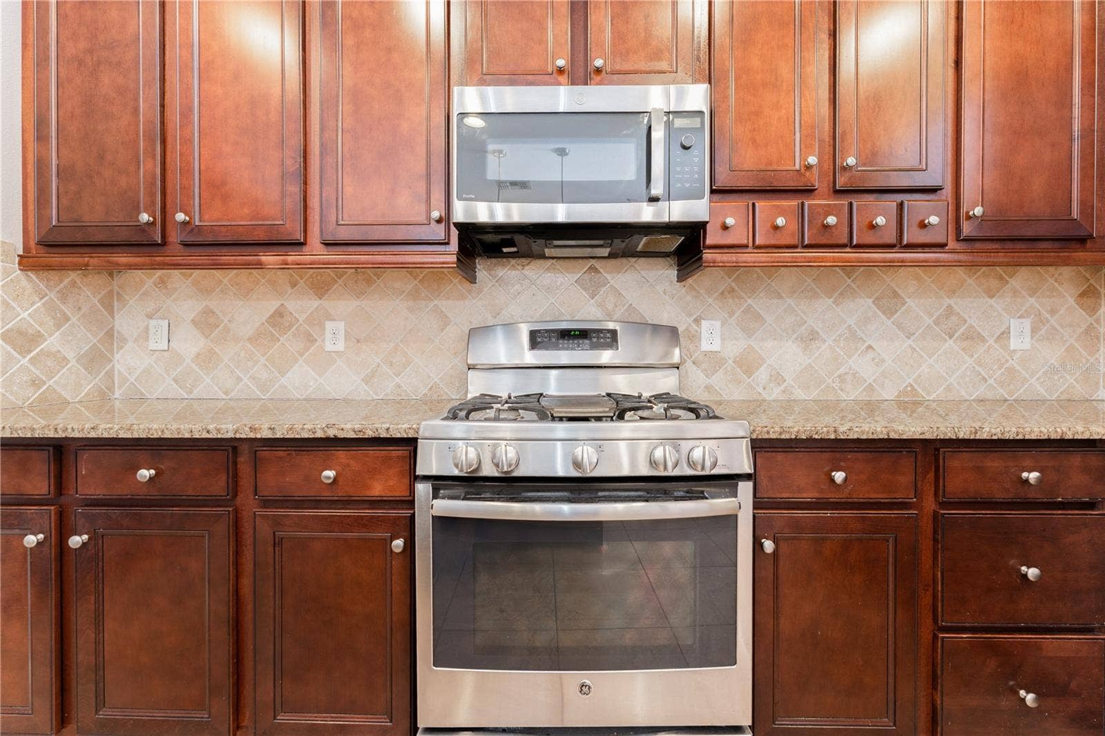 215 PARSONS WOODS DRIVE, Seffner, FL 33584 215 PARSONS WOODS DRIVE, Seffner, FL 33584