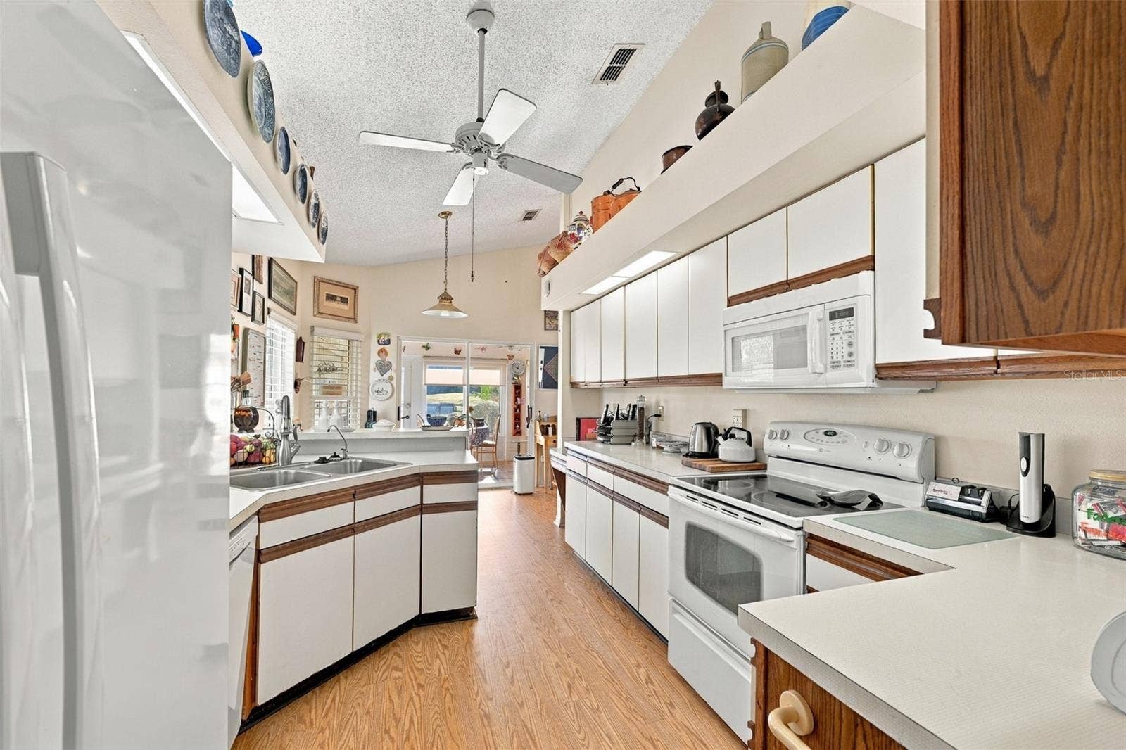 1803 E DEL WEBB BOULEVARD, Sun City Center, FL 33573 1803 E DEL WEBB BOULEVARD, Sun City Center, FL 33573