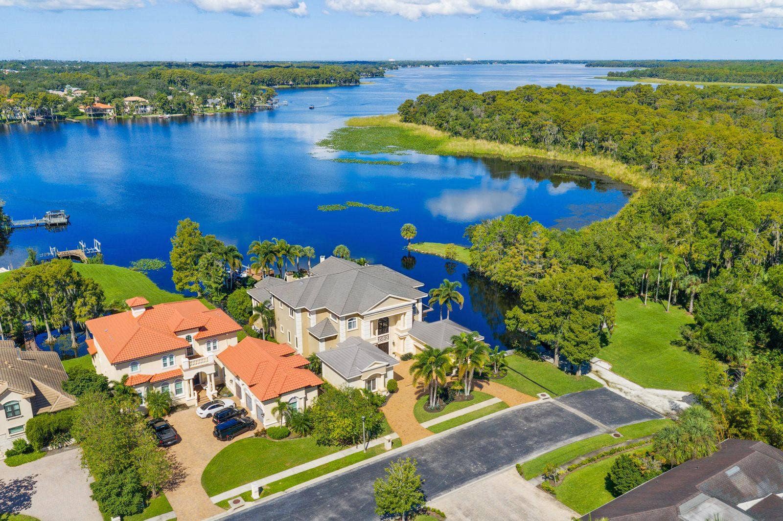 2056 COVE TRACE, Palm Harbor, FL 34685 Enjoy the Exceptional Peninsula Setting