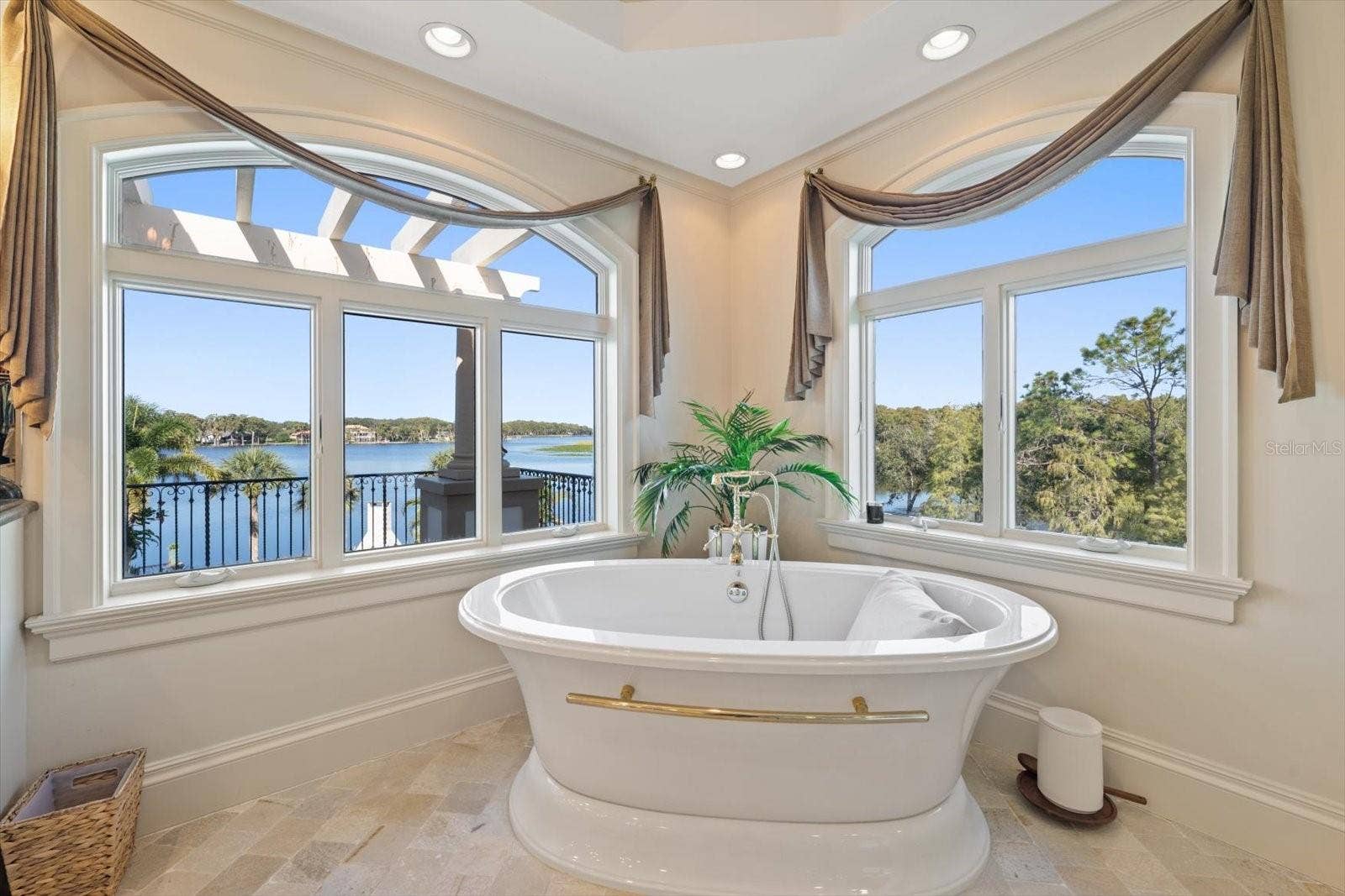 2056 COVE TRACE, Palm Harbor, FL 34685 Soaking Tub with two sides of Water Views!