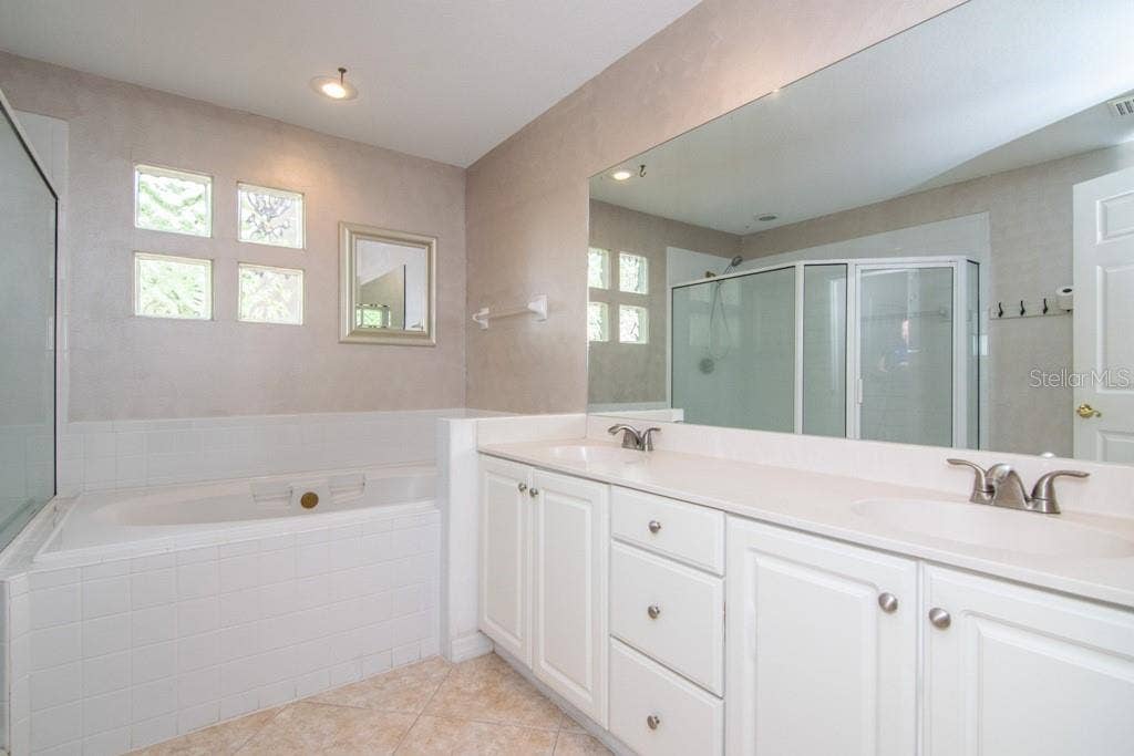 1177 SHIPWATCH CIRCLE, Tampa, FL 33602