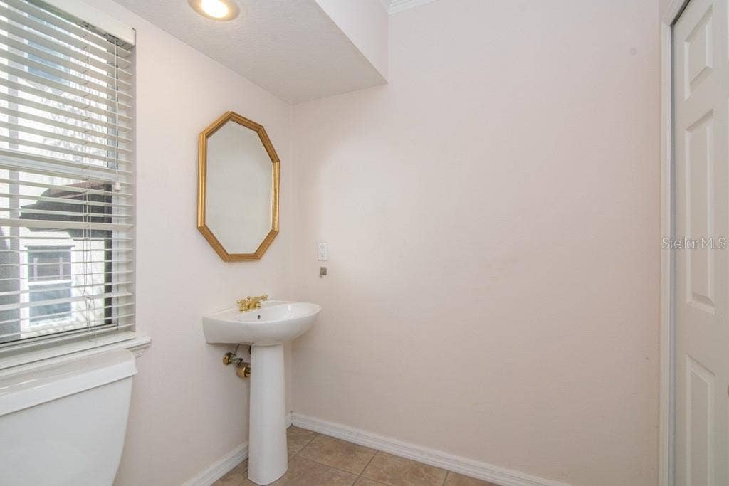 1177 SHIPWATCH CIRCLE, Tampa, FL 33602