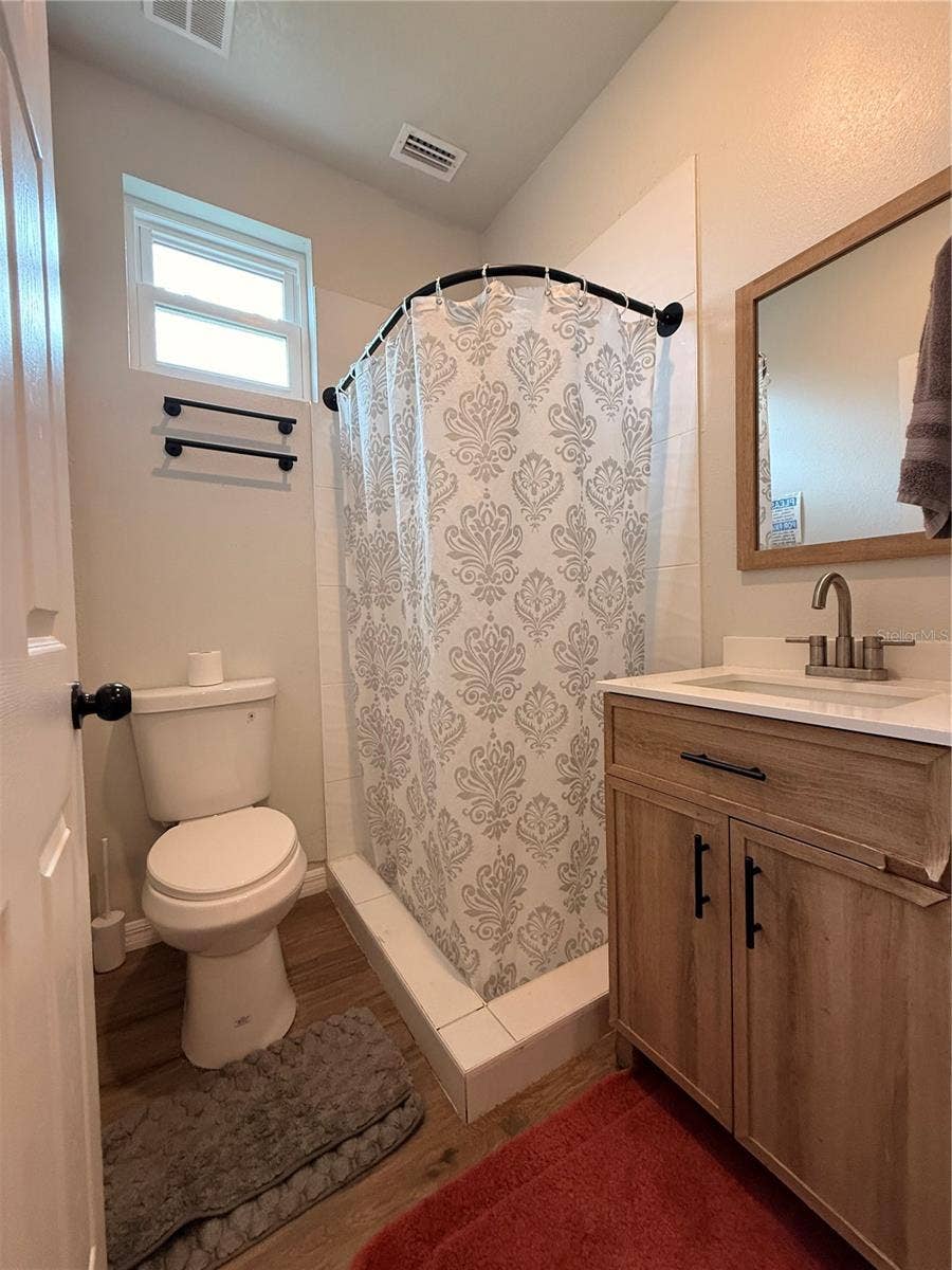 1935 OXNARD COURT, Tampa, FL 33612 1935 OXNARD COURT, Tampa, FL 33612