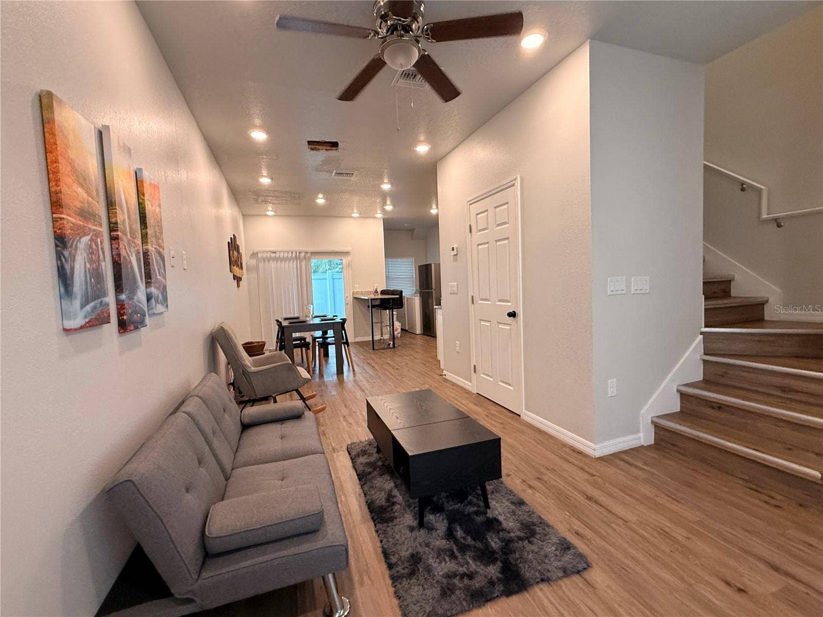 1935 OXNARD COURT, Tampa, FL 33612 1935 OXNARD COURT, Tampa, FL 33612