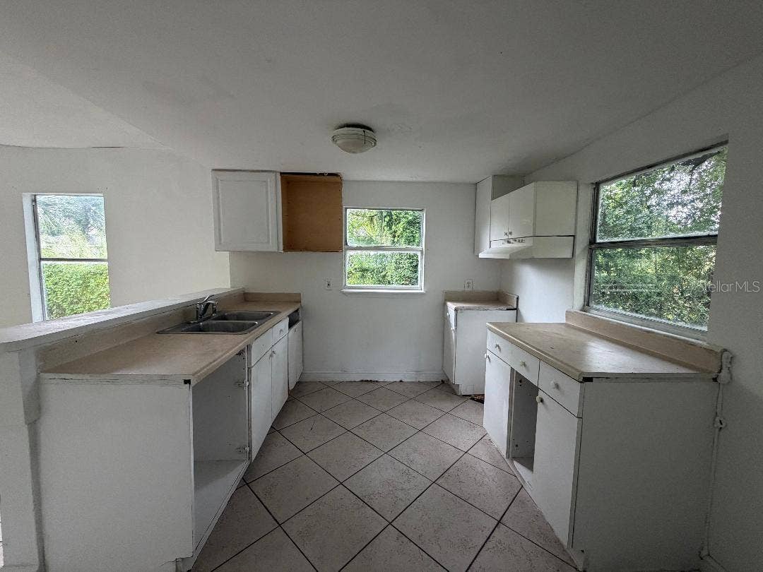 2921 E 24TH, Tampa, FL 33605 2921 E 24TH, Tampa, FL 33605