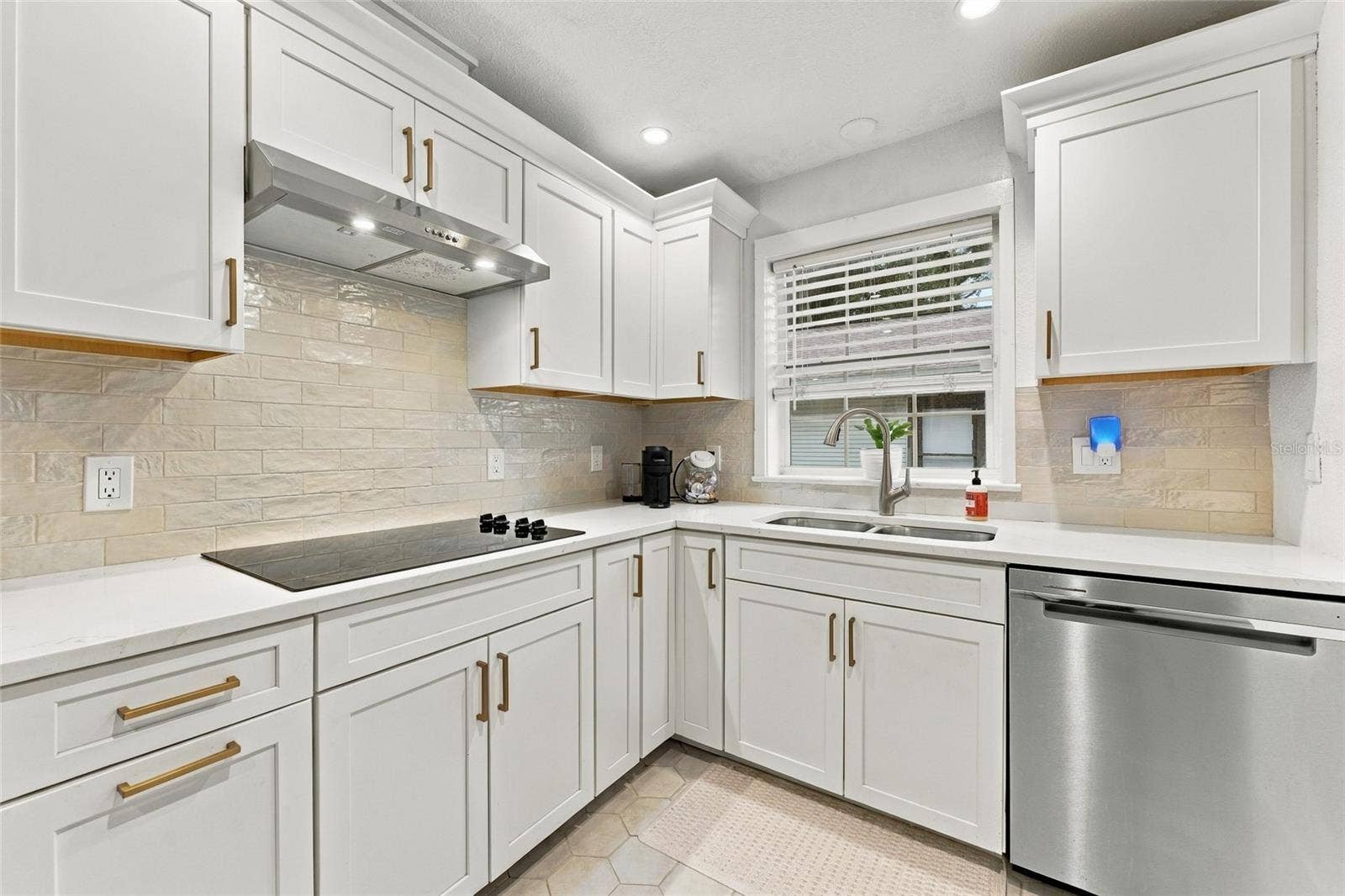 412 E HAMILTON AVENUE, Tampa, FL 33604 412 E HAMILTON AVENUE, Tampa, FL 33604