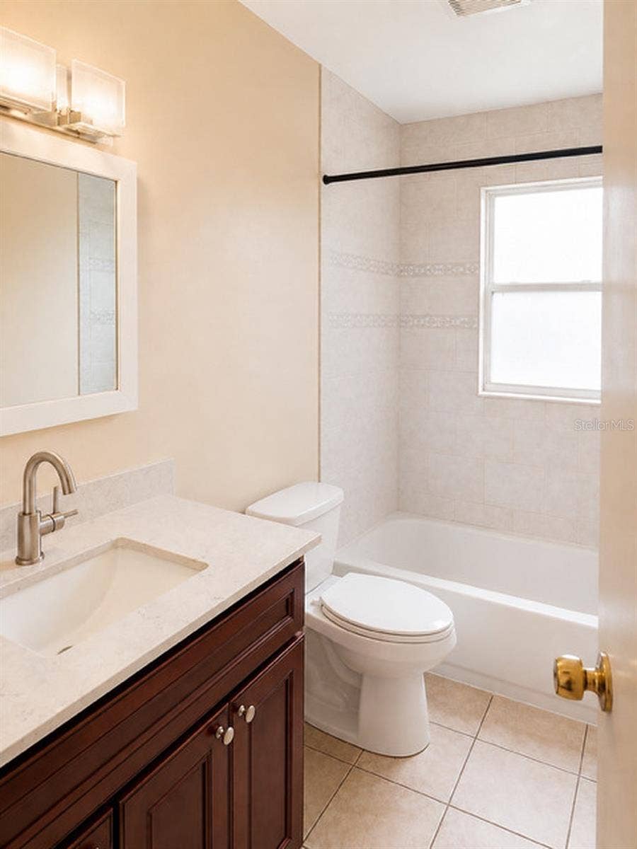 3052 PARK LANE, Dunedin, FL 34698 3052 PARK LANE, Dunedin, FL 34698