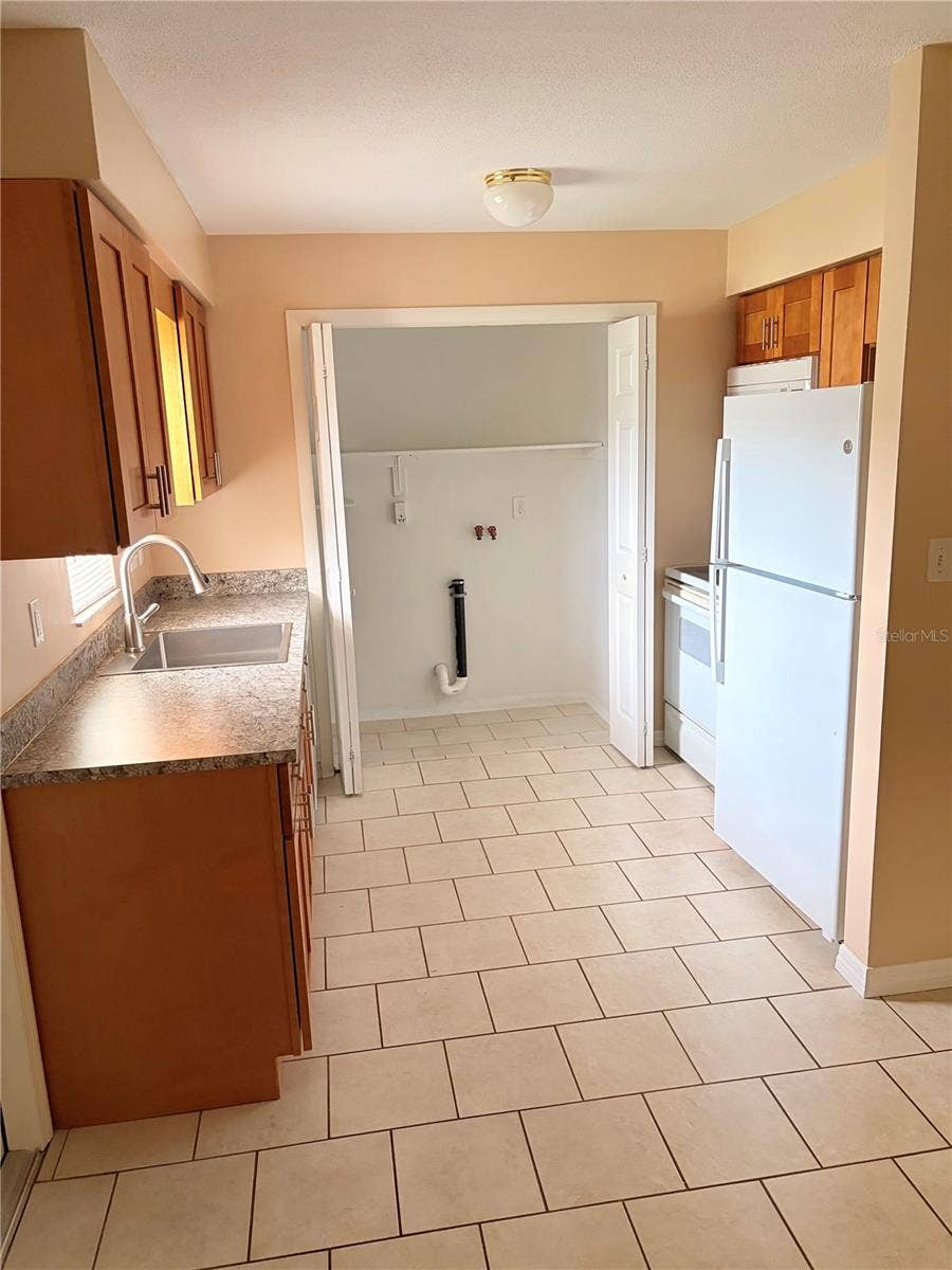 3052 PARK LANE, Dunedin, FL 34698 3052 PARK LANE, Dunedin, FL 34698