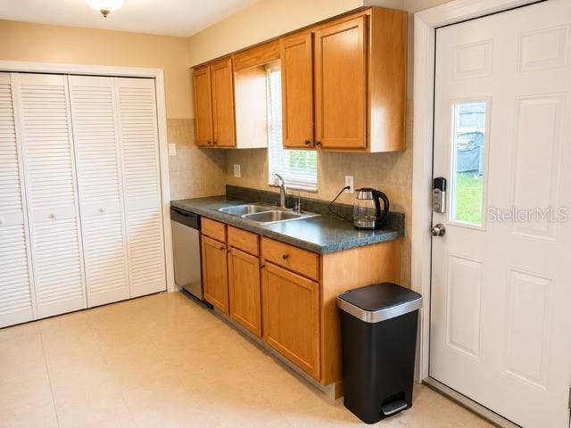 3052 PARK LANE, Dunedin, FL 34698 3052 PARK LANE, Dunedin, FL 34698