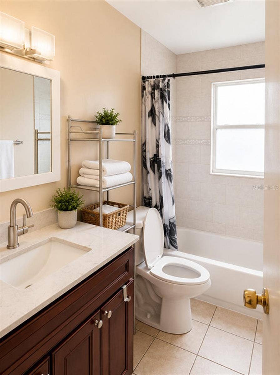 3052 PARK LANE, Dunedin, FL 34698 3052 PARK LANE, Dunedin, FL 34698