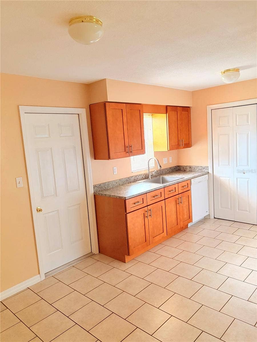 3052 PARK LANE, Dunedin, FL 34698 3052 PARK LANE, Dunedin, FL 34698