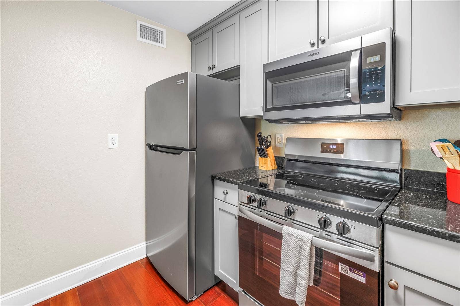 210 5TH AVENUE S, #303, St Petersburg, FL 33701 210 5TH AVENUE S, #303, St Petersburg, FL 33701