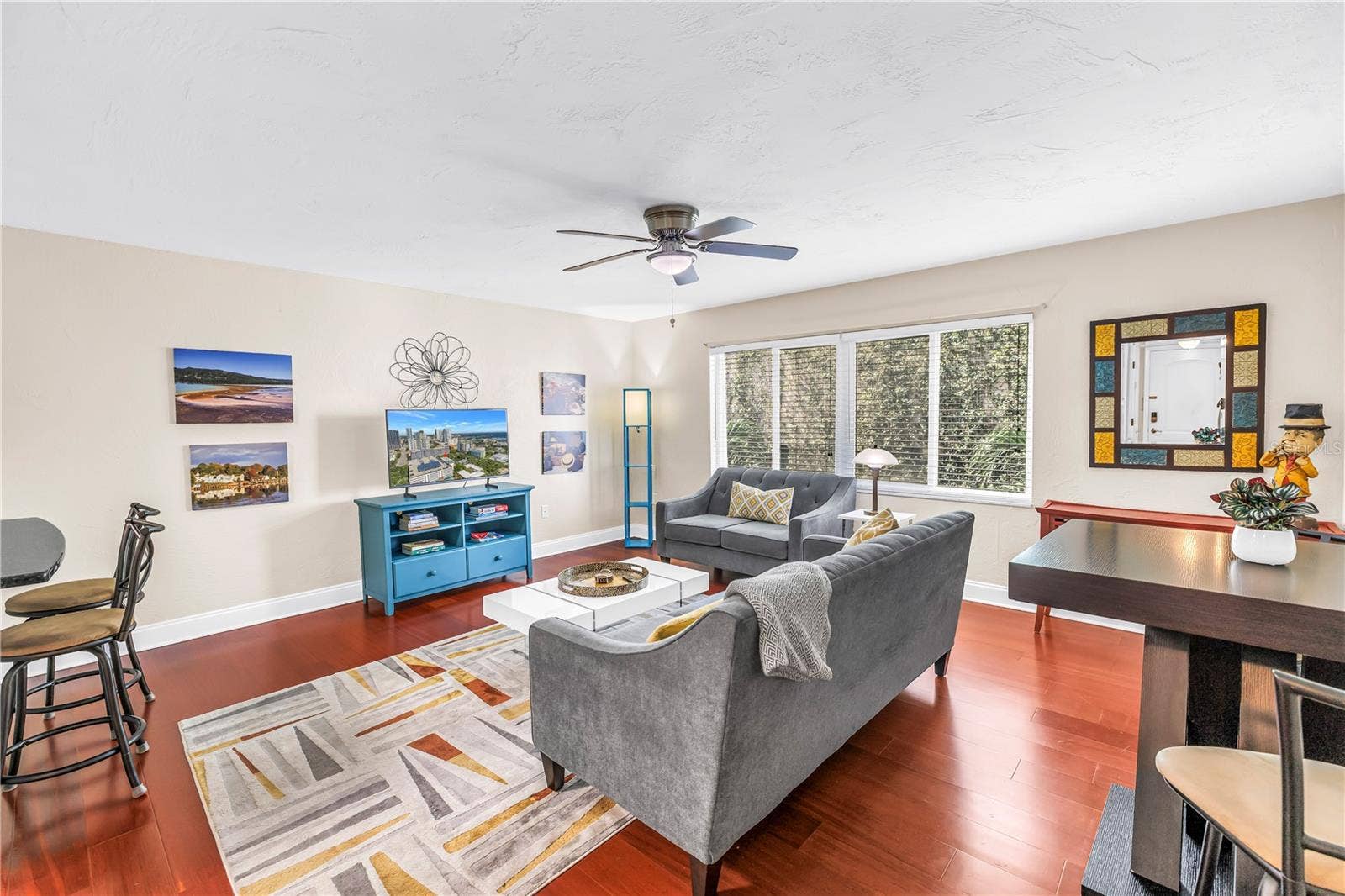 210 5TH AVENUE S, #303, St Petersburg, FL 33701 Open Living space