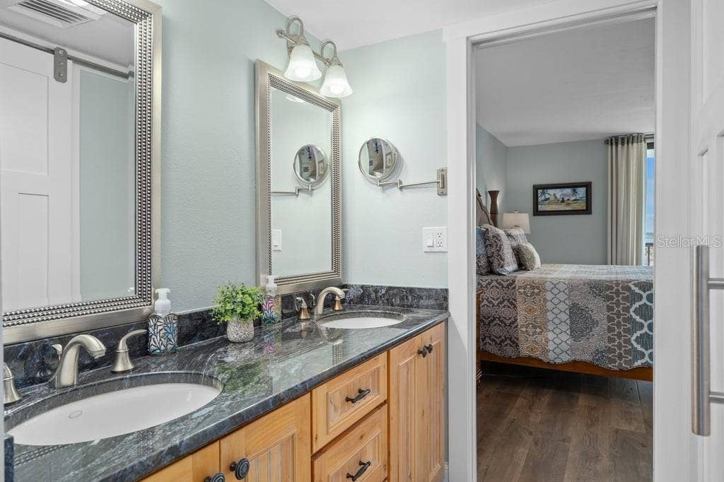 1660 GULF BOULEVARD, #706, Clearwater, FL 33767 Primary Bath-Double vanity.