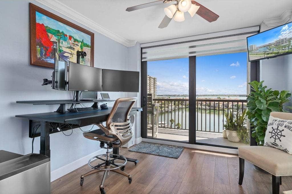 1660 GULF BOULEVARD, #706, Clearwater, FL 33767 Dinette/Den area off kitchen. Currently using as home office.