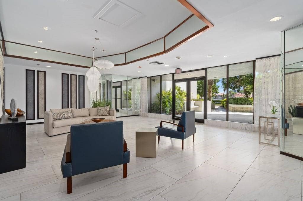 1660 GULF BOULEVARD, #706, Clearwater, FL 33767 Front Lobby