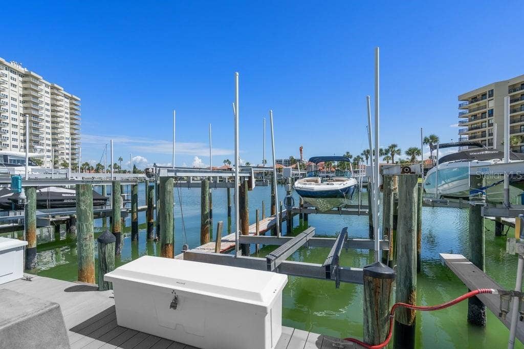 1660 GULF BOULEVARD, #706, Clearwater, FL 33767 45' Deed yacht slip with 2 lifts.