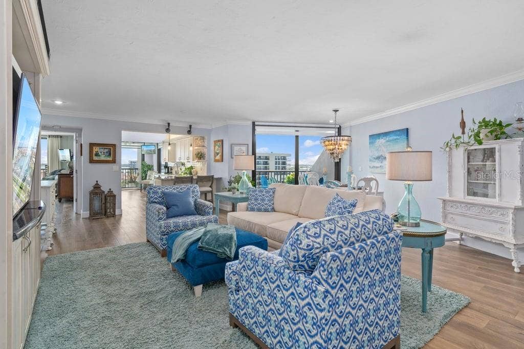 1660 GULF BOULEVARD, #706, Clearwater, FL 33767 Current Furnishings