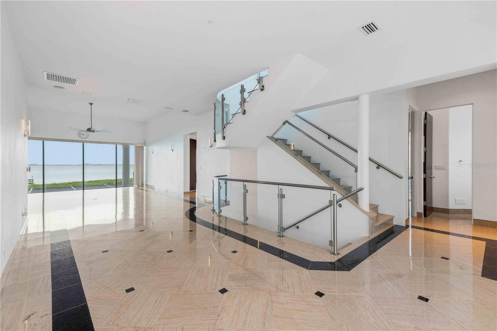 4908 64TH DRIVE W, Bradenton, FL 34210 Entryway