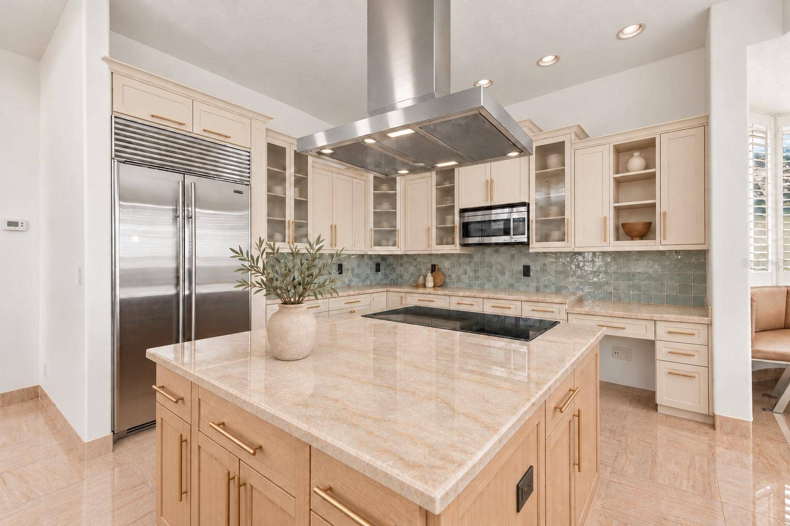 4908 64TH DRIVE W, Bradenton, FL 34210 Virtual Renovation showing updated main kitchen
