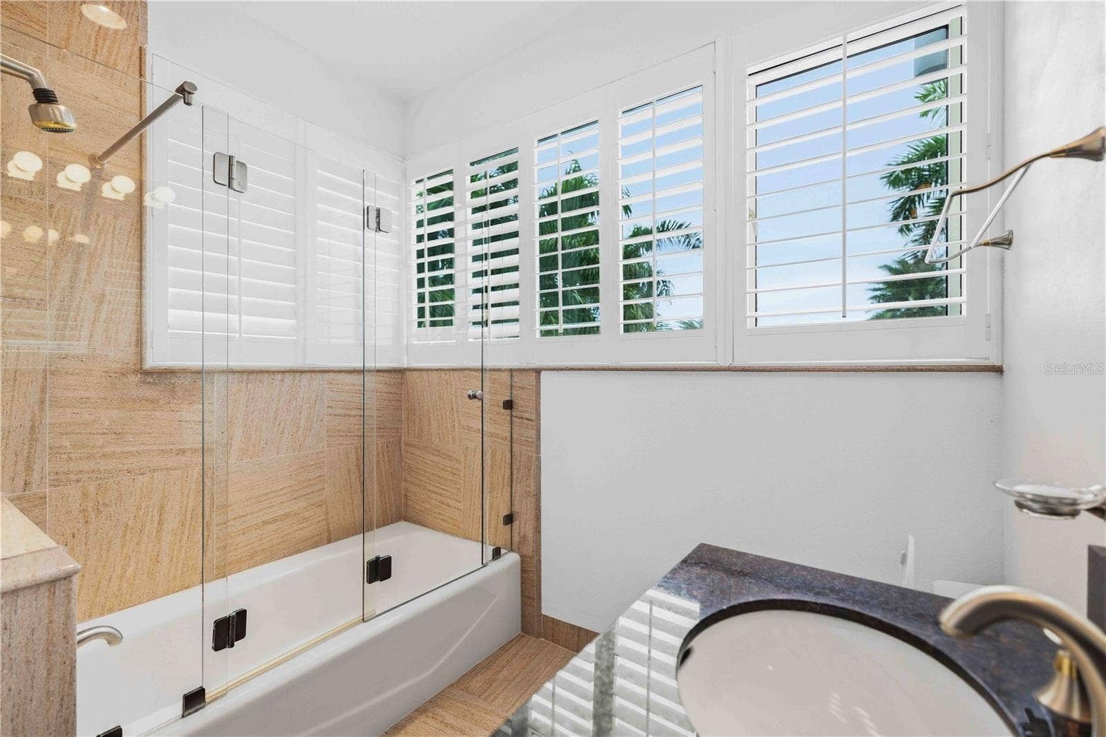 4908 64TH DRIVE W, Bradenton, FL 34210 Bedroom 3's en suite bath