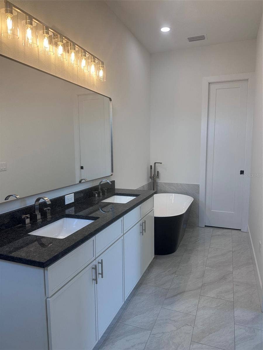 1531 29TH AVENUE N, St Petersburg, FL 33704