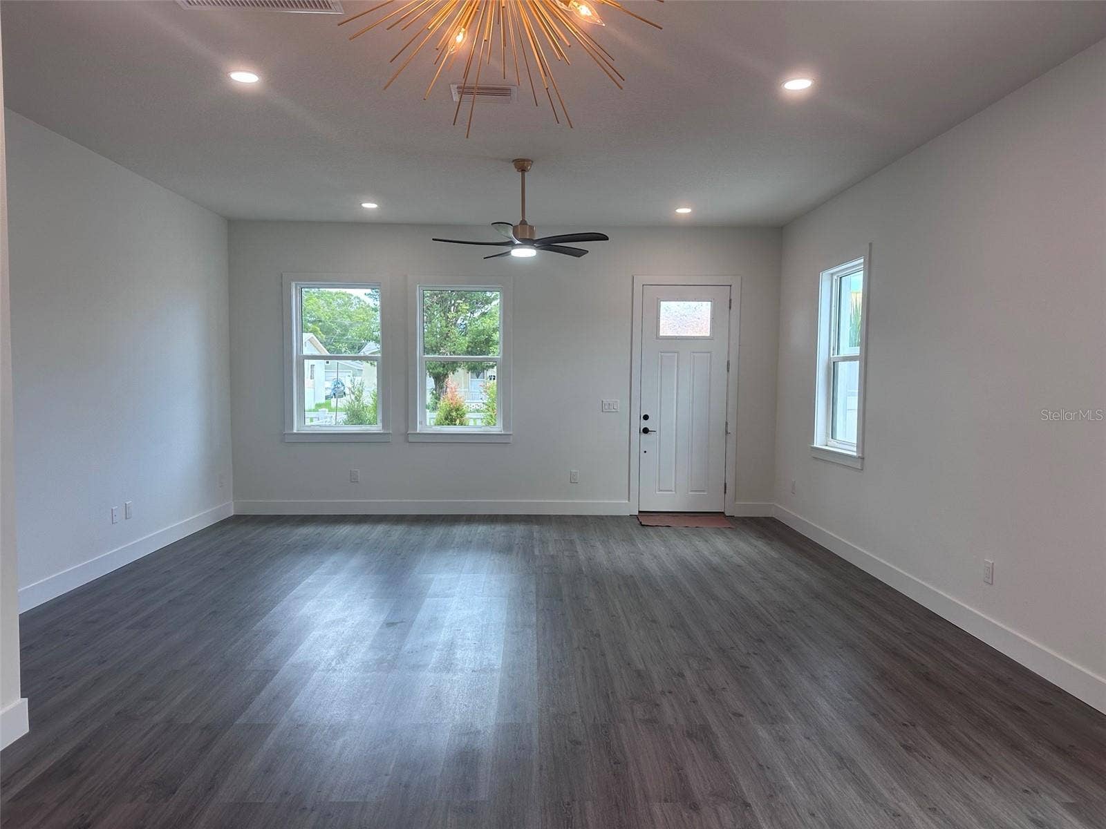 1531 29TH AVENUE N, St Petersburg, FL 33704