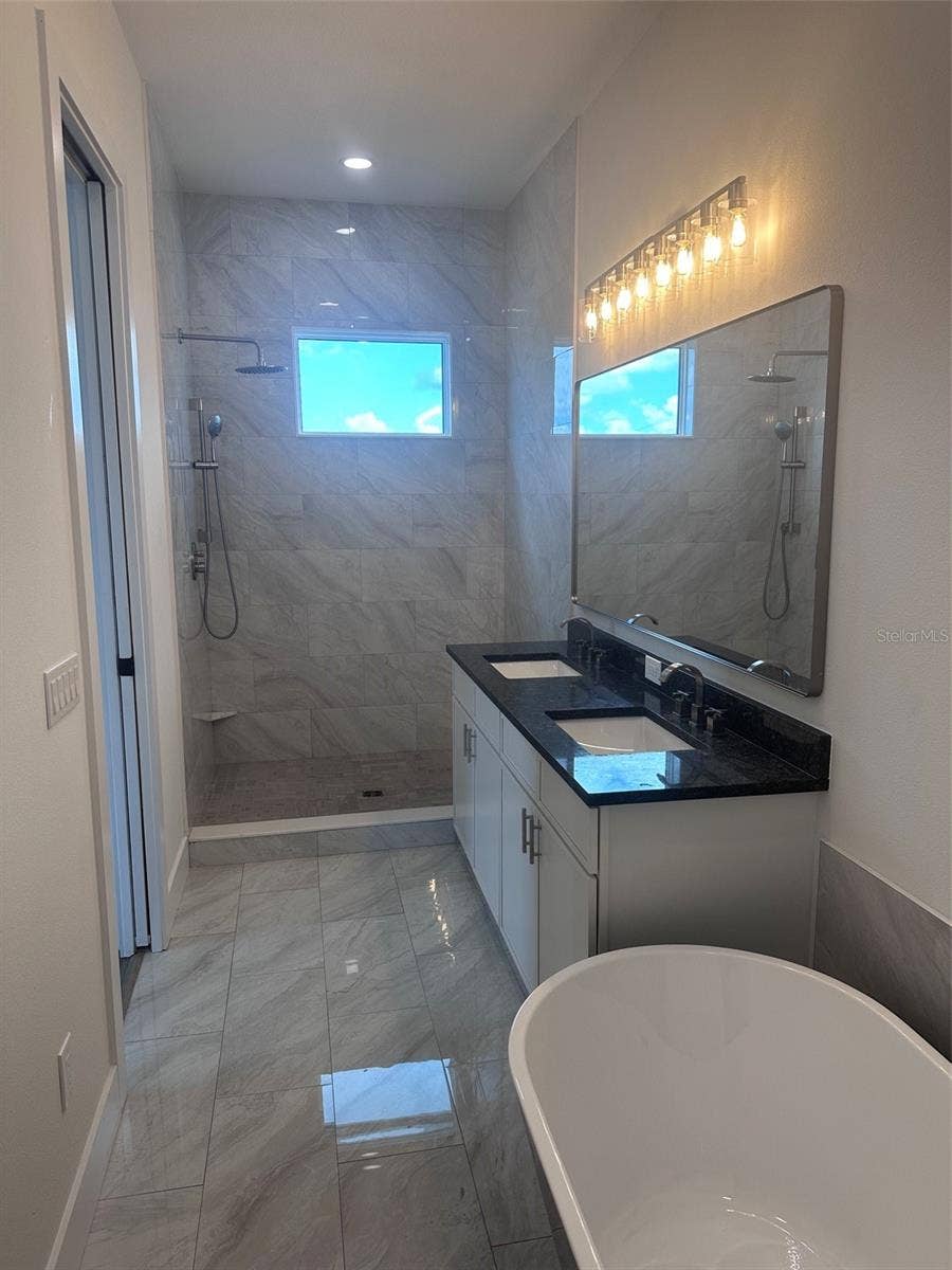 1531 29TH AVENUE N, St Petersburg, FL 33704