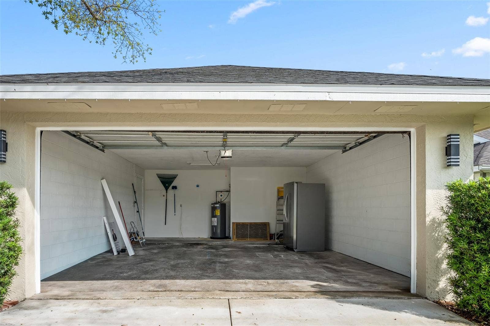 7131 HOLLOWELL DRIVE, Tampa, FL 33634