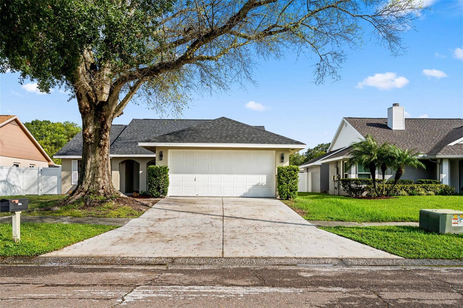 7131 HOLLOWELL DRIVE, Tampa, FL 33634