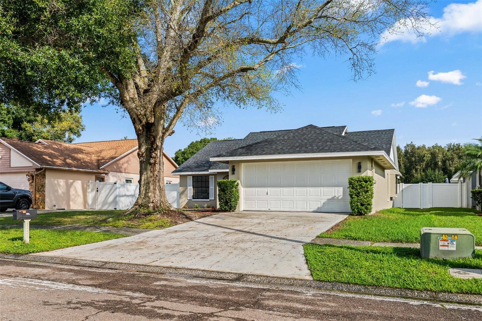 7131 HOLLOWELL DRIVE, Tampa, FL 33634