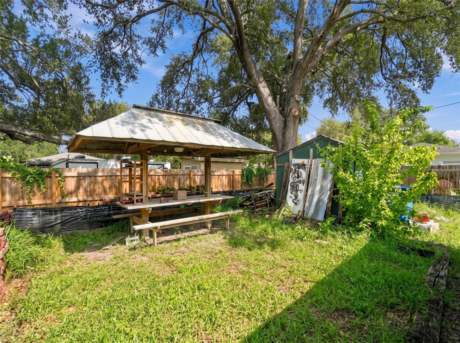 733 58TH AVENUE NE, St Petersburg, FL 33703