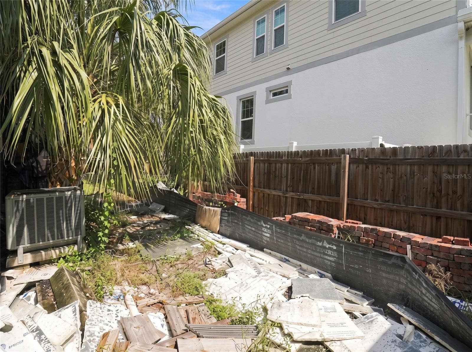 733 58TH AVENUE NE, St Petersburg, FL 33703