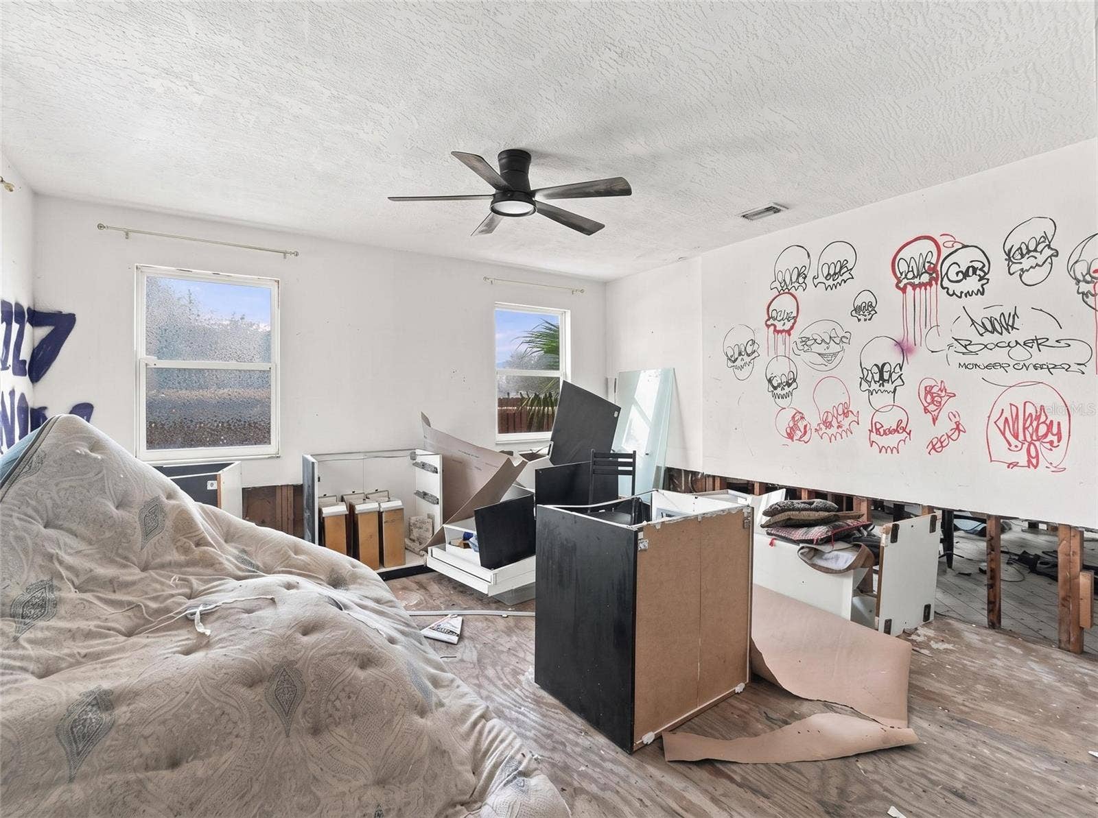 733 58TH AVENUE NE, St Petersburg, FL 33703