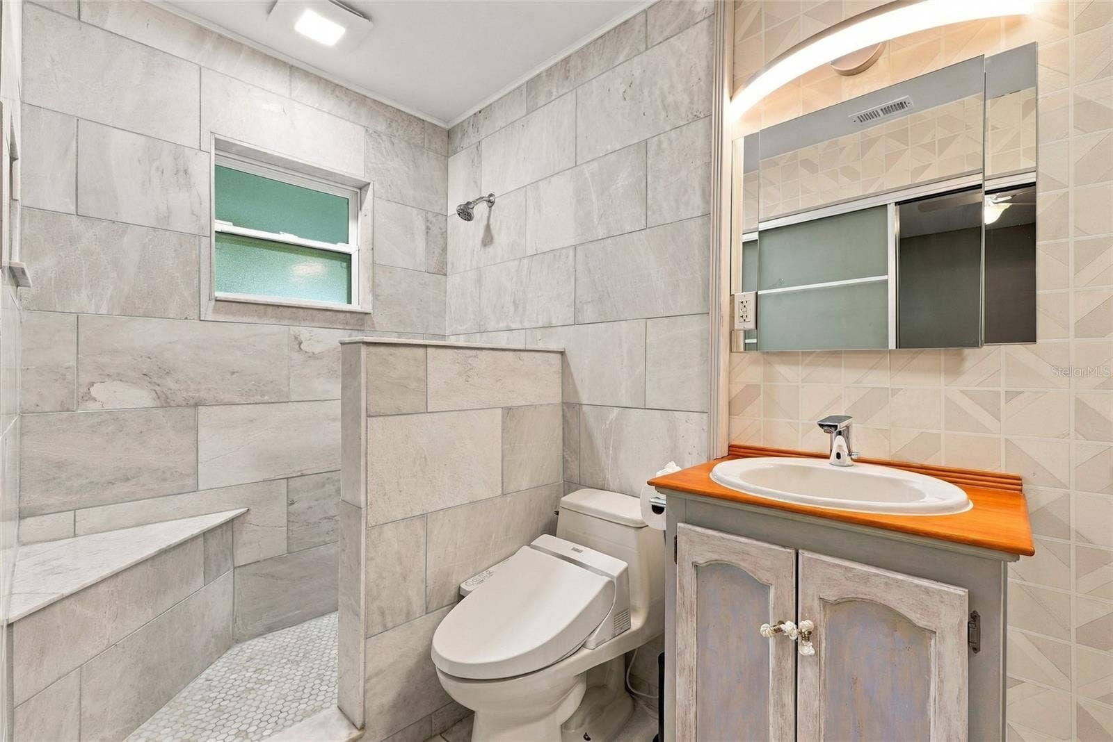 9727 GROVELAND STREET, Seminole, FL 33772 9727 GROVELAND STREET, Seminole, FL 33772