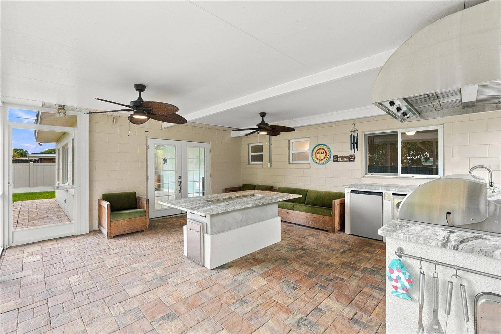 9727 GROVELAND STREET, Seminole, FL 33772 Enclosed Porch with Custom kitchen