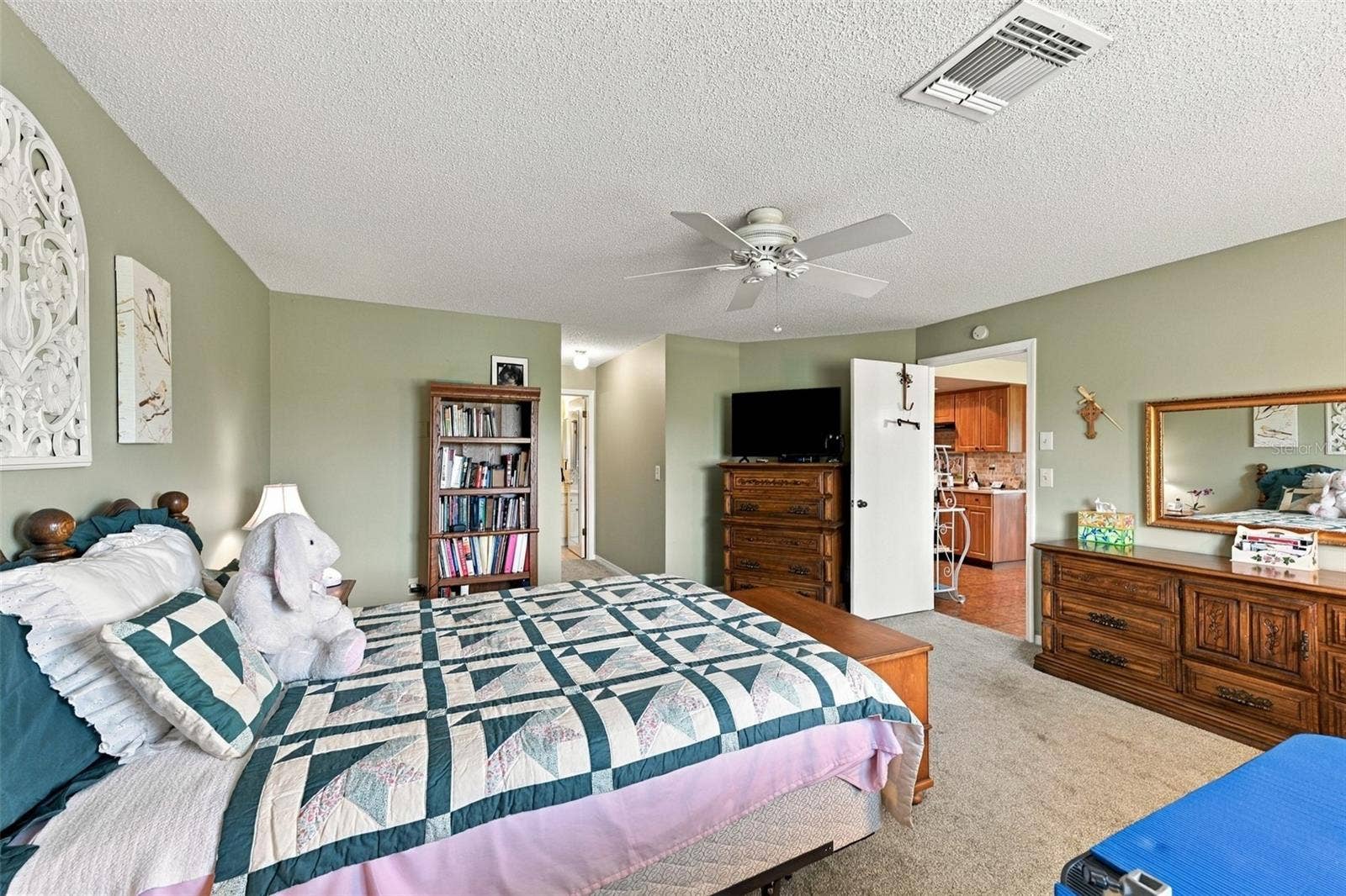 1611 WOODMAR DRIVE, Sun City Center, FL 33573