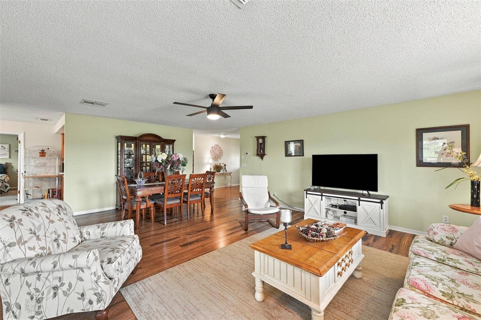 1611 WOODMAR DRIVE, Sun City Center, FL 33573