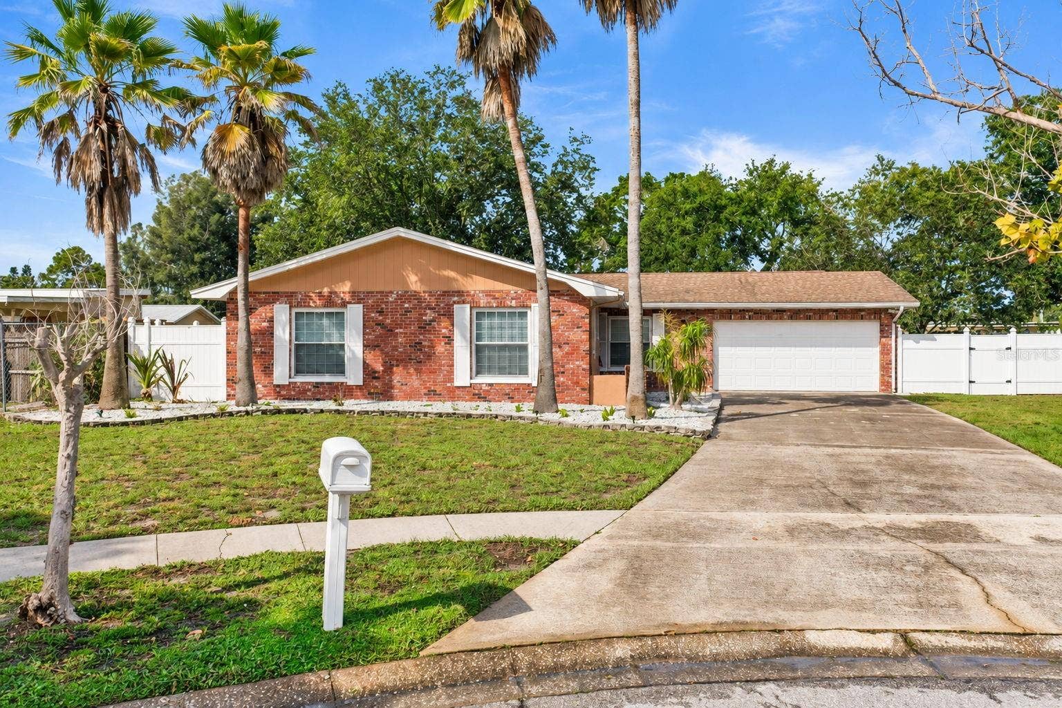 2200 STACY COURT, Dunedin, FL 34698 2200 STACY COURT, Dunedin, FL 34698