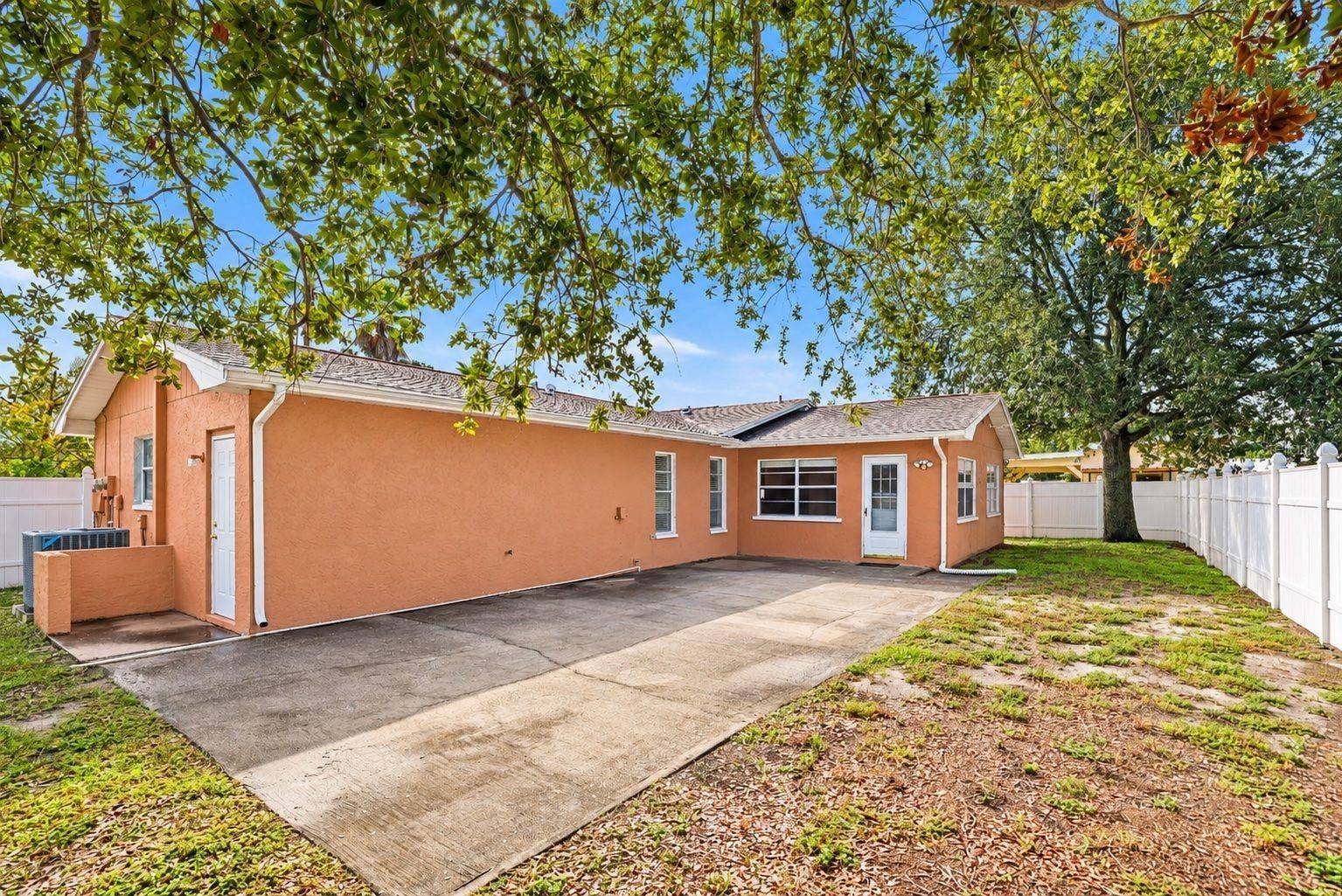2200 STACY COURT, Dunedin, FL 34698 2200 STACY COURT, Dunedin, FL 34698