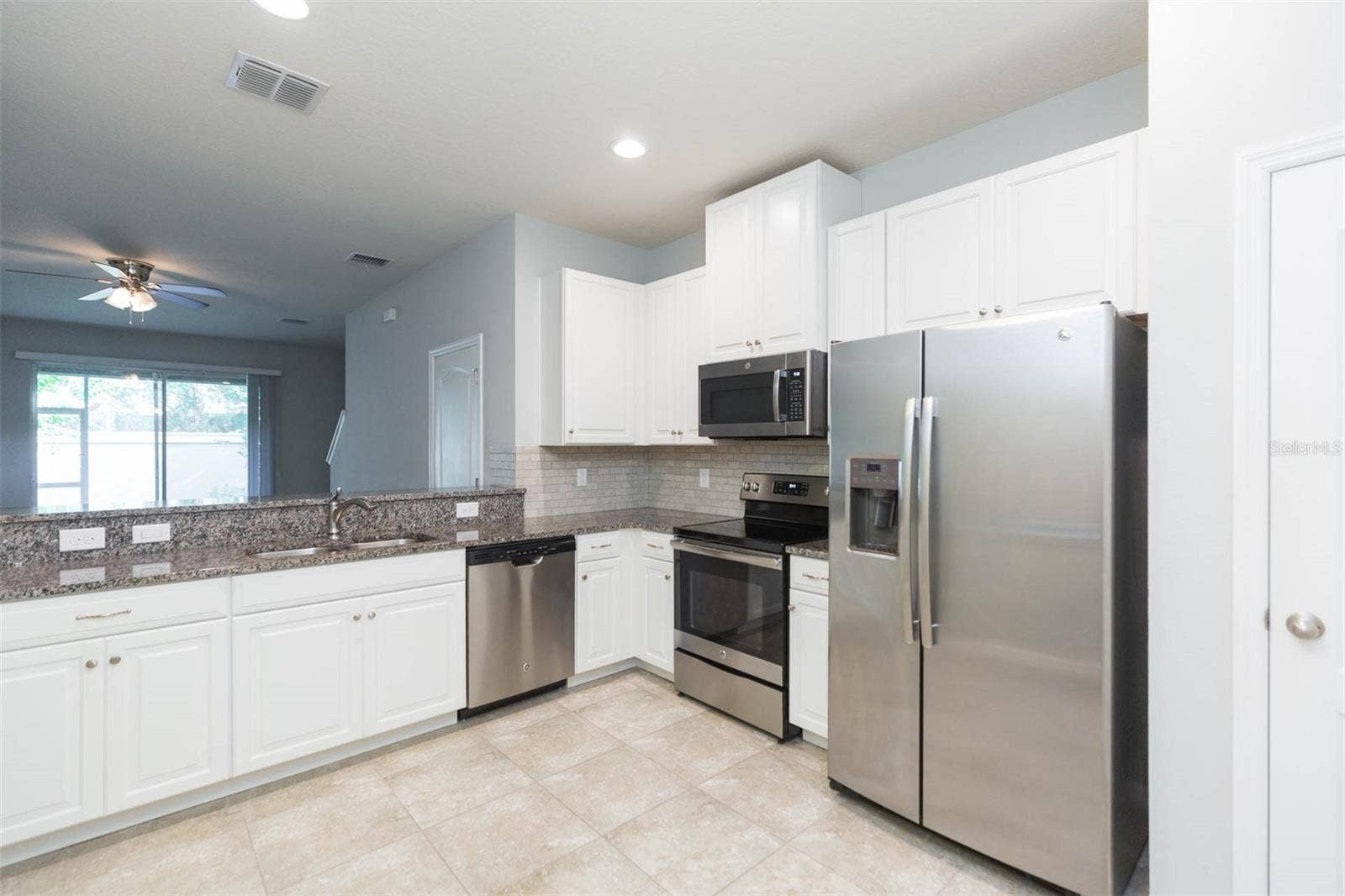 2208 LENNOX DALE LANE, Brandon, FL 33510 Kitchen