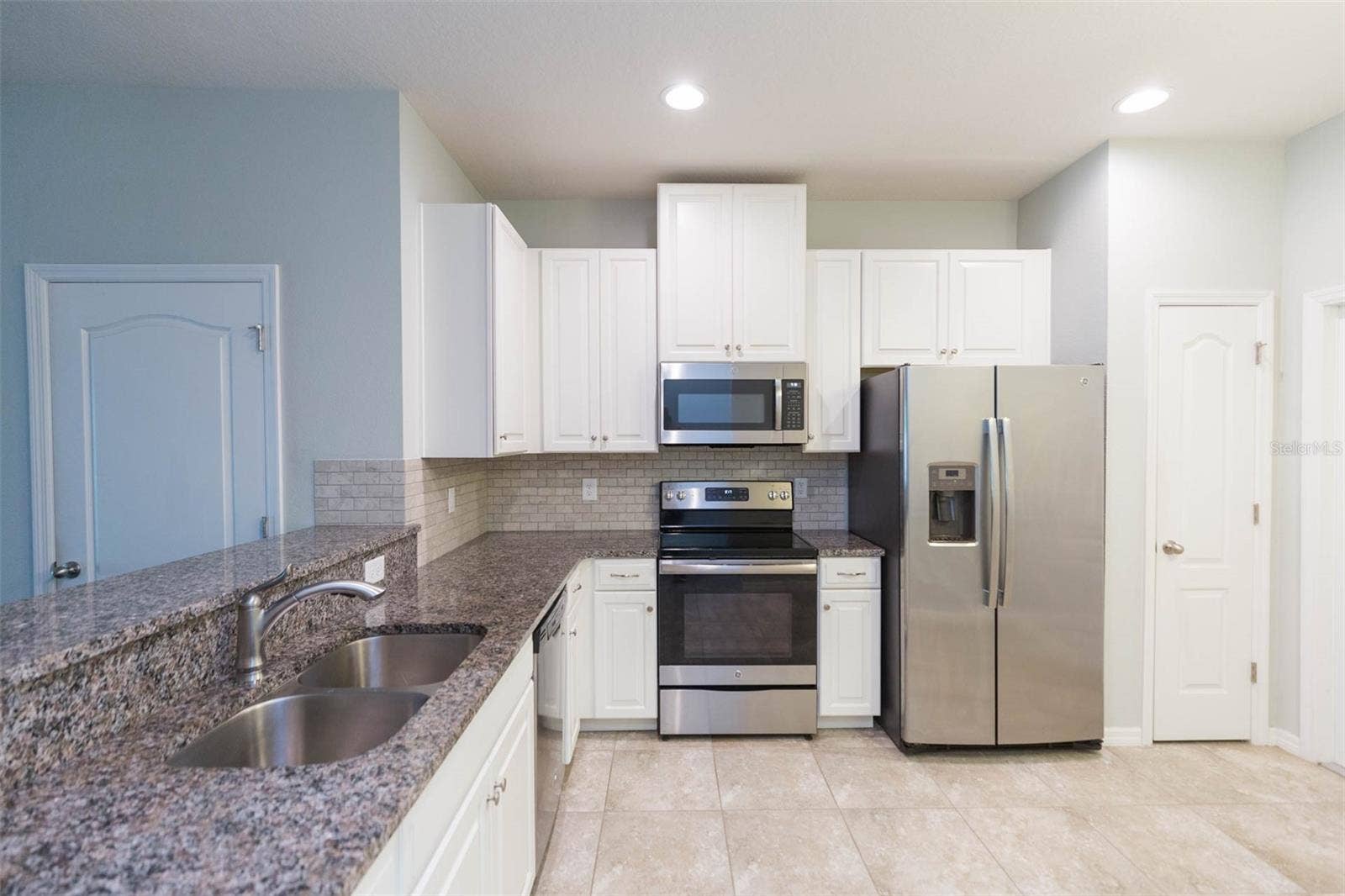 2208 LENNOX DALE LANE, Brandon, FL 33510 Kitchen