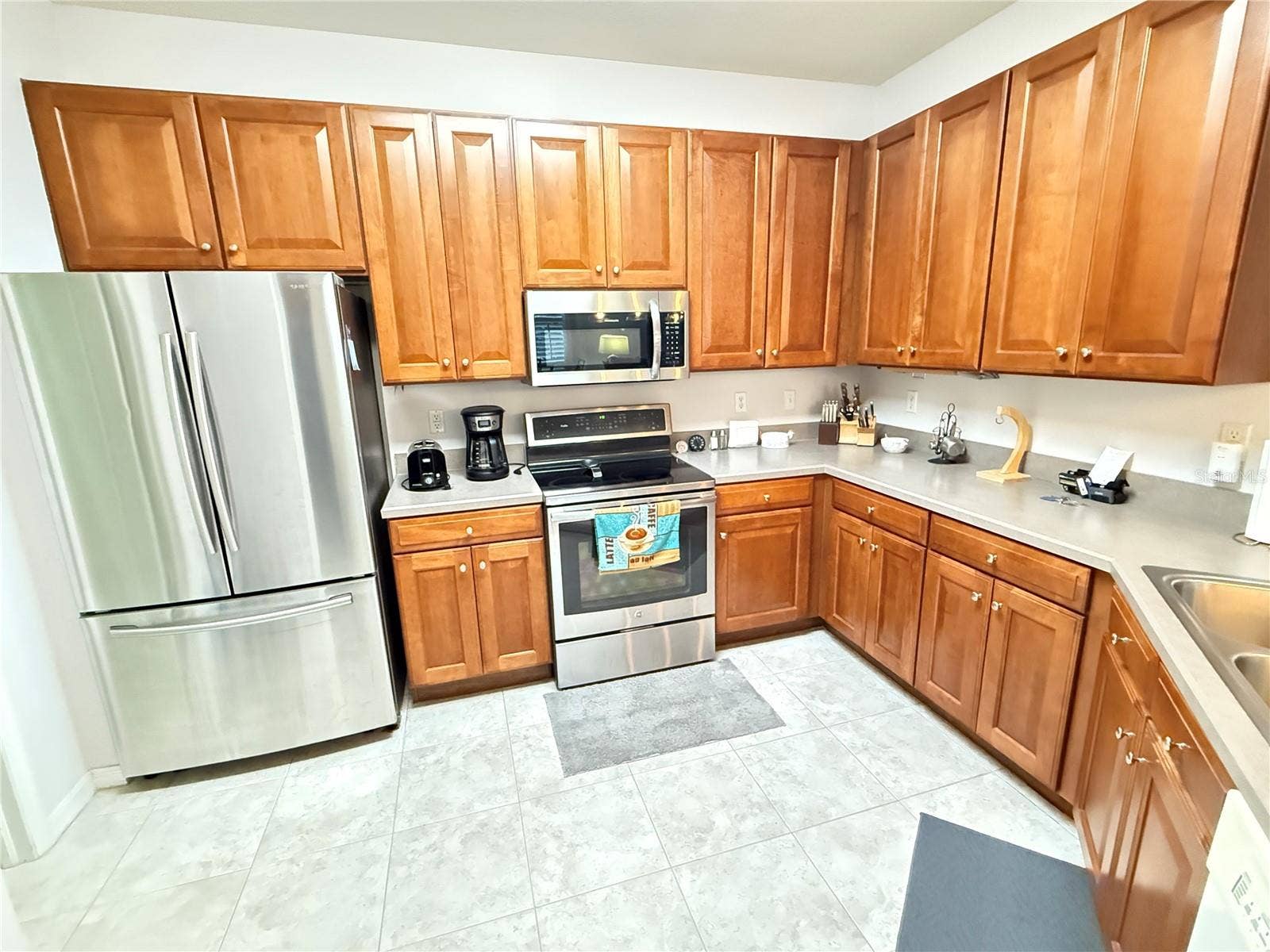 2052 INVERNESS GREENS DRIVE, Sun City Center, FL 33573 2052 INVERNESS GREENS DRIVE, Sun City Center, FL 33573