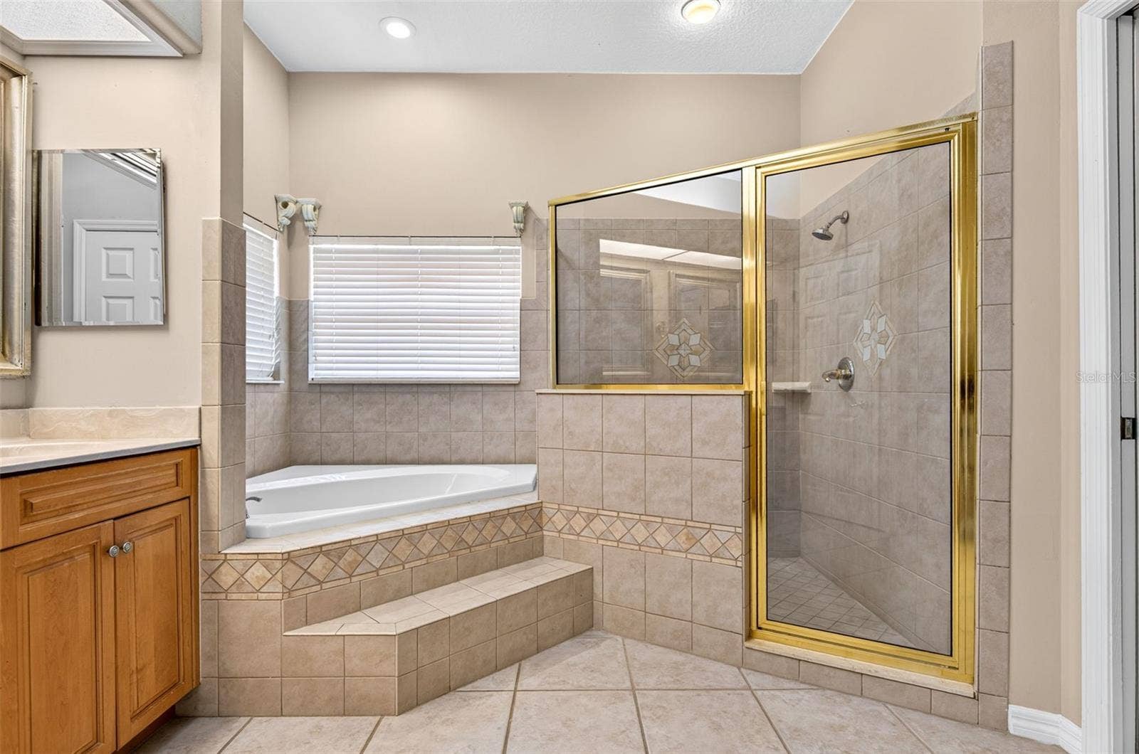 725 CITRUS WOOD LANE, Valrico, FL 33594 725 CITRUS WOOD LANE, Valrico, FL 33594