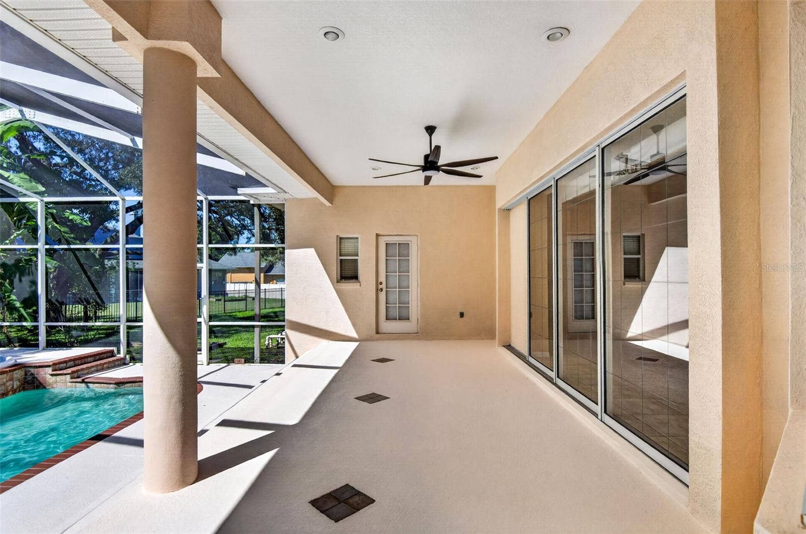 725 CITRUS WOOD LANE, Valrico, FL 33594 725 CITRUS WOOD LANE, Valrico, FL 33594